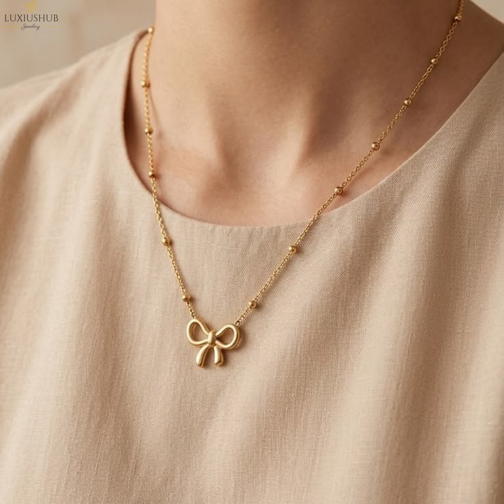 Gold Bow Necklece