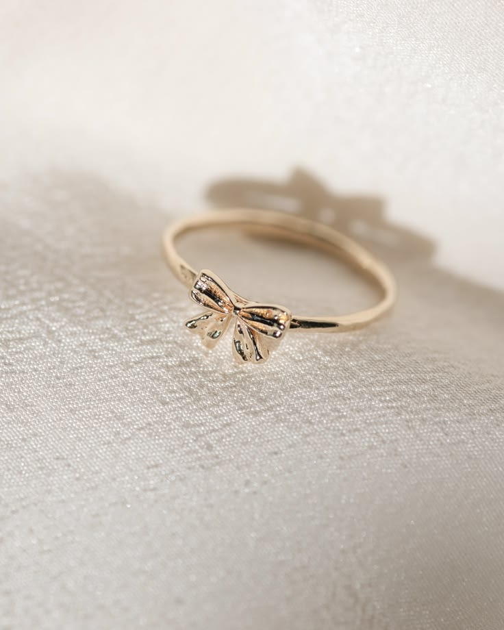 🎀 Dainty Gold Bow Ring